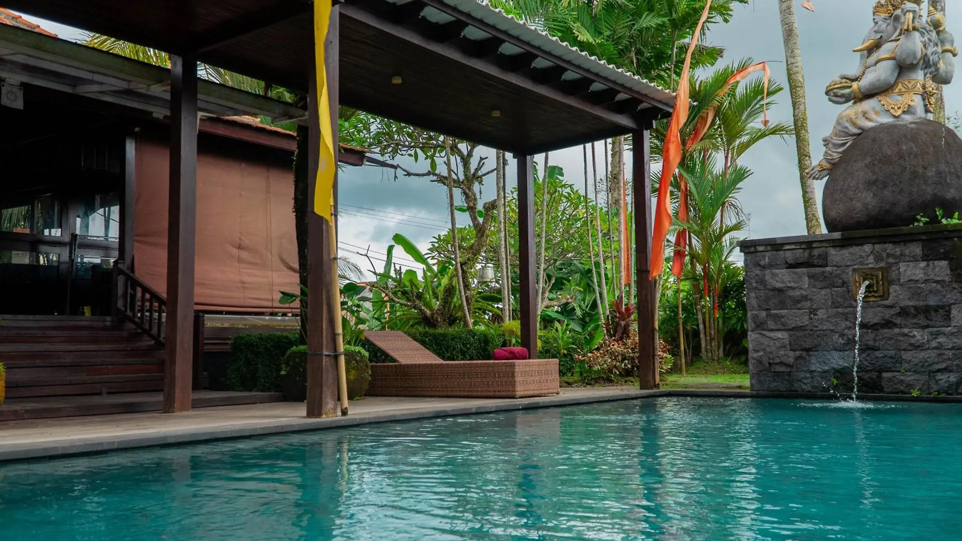 Pemulan House Hotel Ubud  0*, Ubud (Bali)