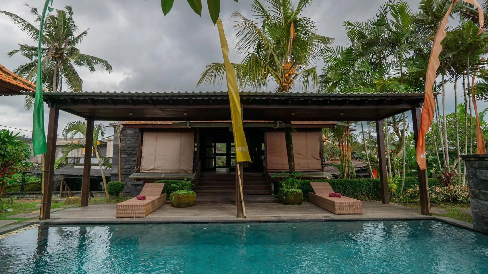 Pemulan House Hotel Ubud  0*, Ubud (Bali)